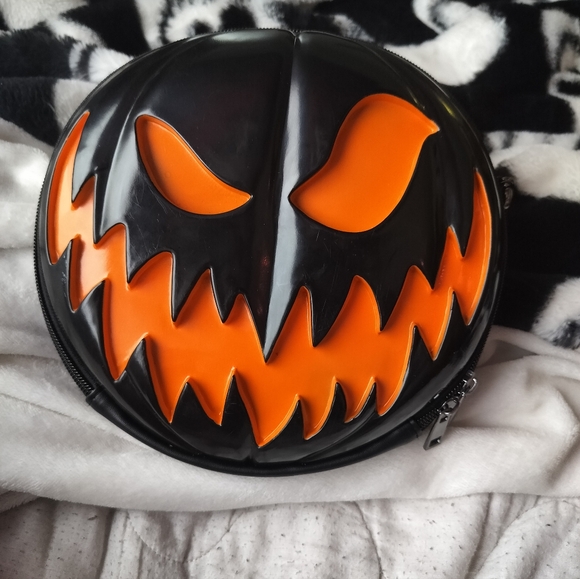Spirit Halloween crossbody - Picture 1 of 4
